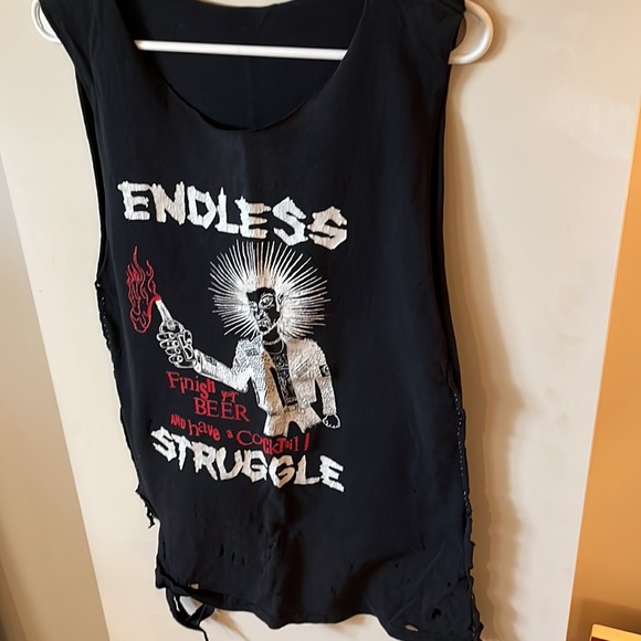 Extremely well loved and irreplaceable band shirt - Picture 3 of 3